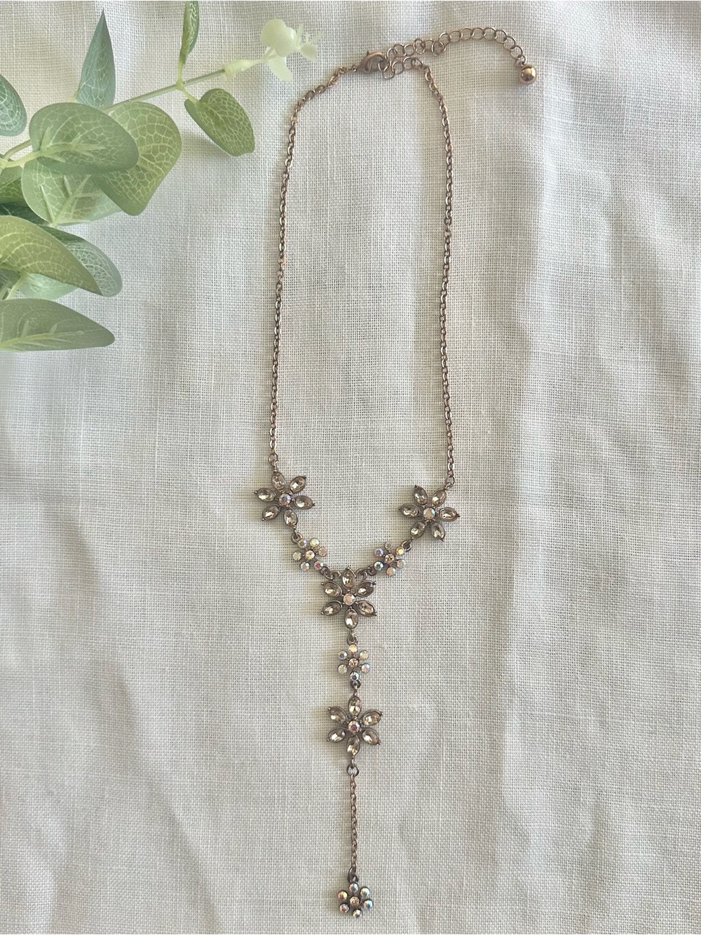 Rose gold/ bronze-toned floral Y-drop necklace